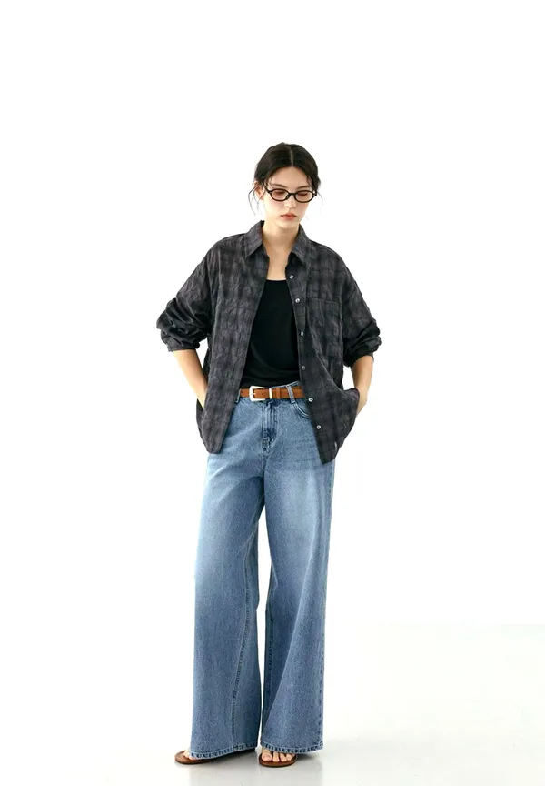 Classic Plaid Women's Shirt - Effortlessly Stylish for Casual Wear