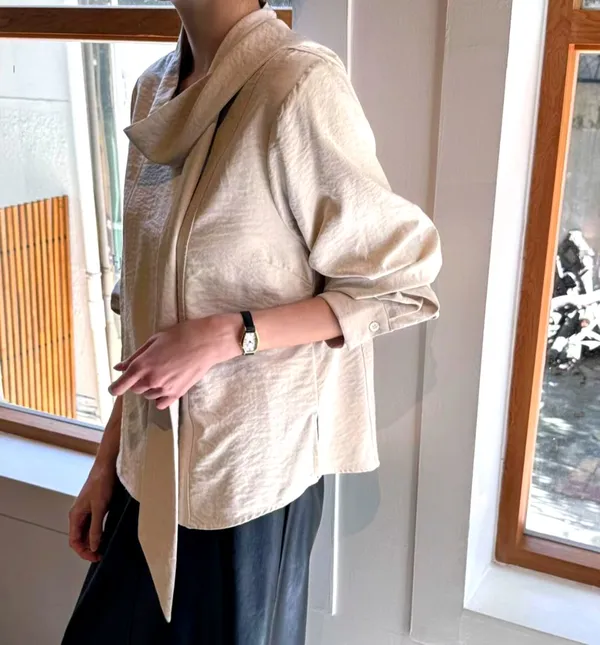 優雅簡約女裝上衣 T恤，輕盈舒適