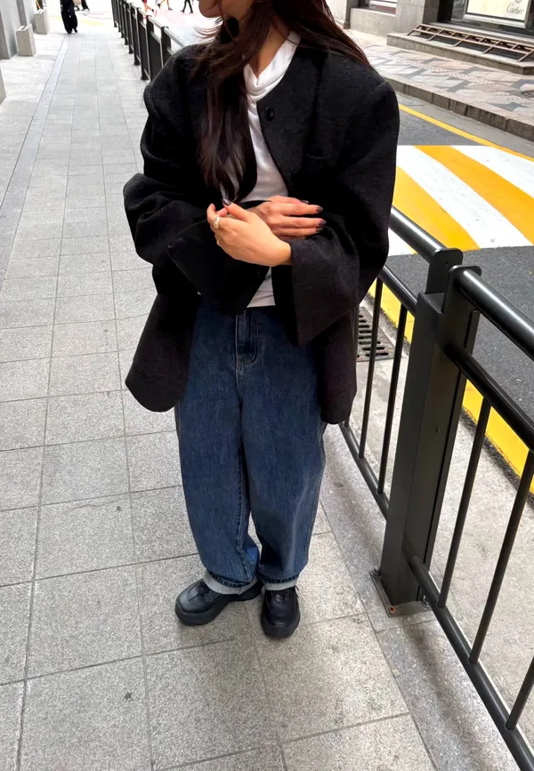 Stylish and Minimalist Women's Jacket, Elegantly Versatile