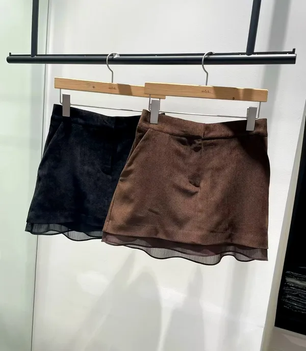 Fashionable Women's Short Skirt, Elegant Style, Perfect Match