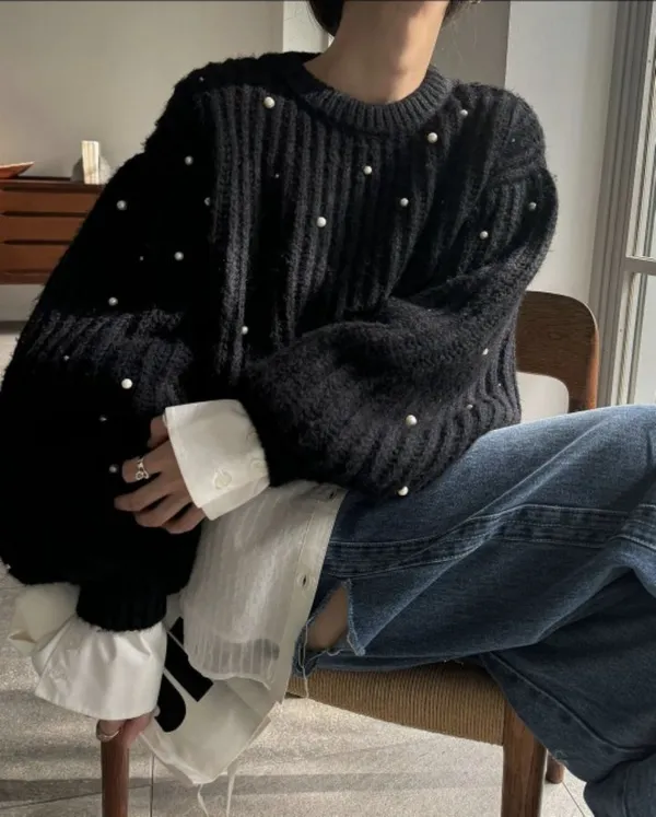 Fashionable Pearl-Embellished Loose Sweater