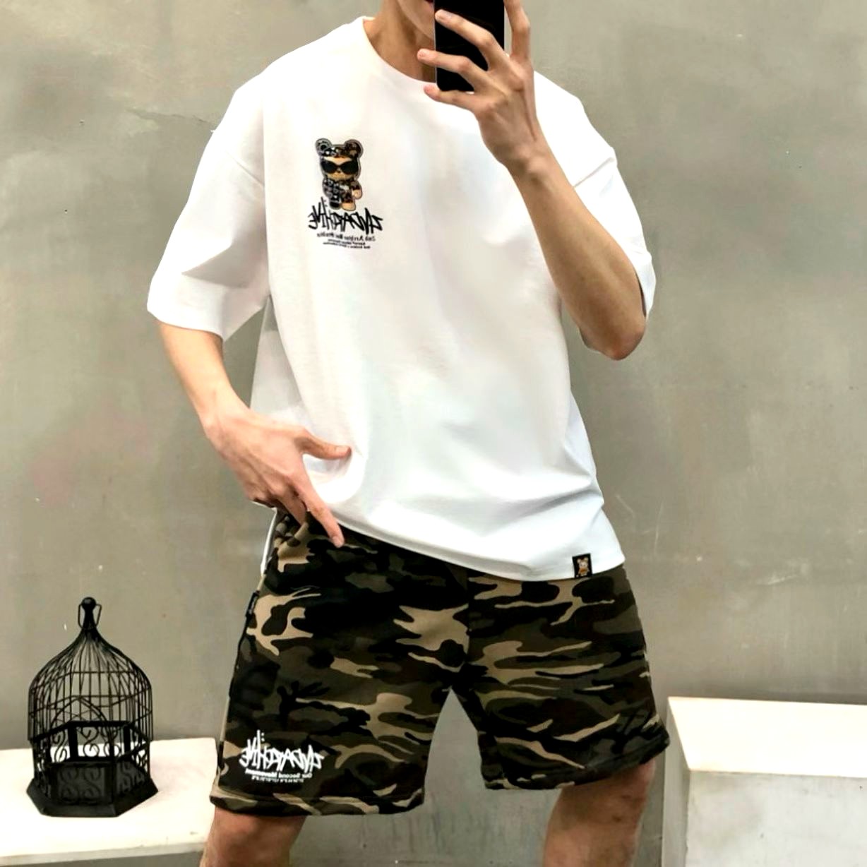 스타일리시한 캐주얼 남성 반팔 티셔츠, 편안하고 다재다능