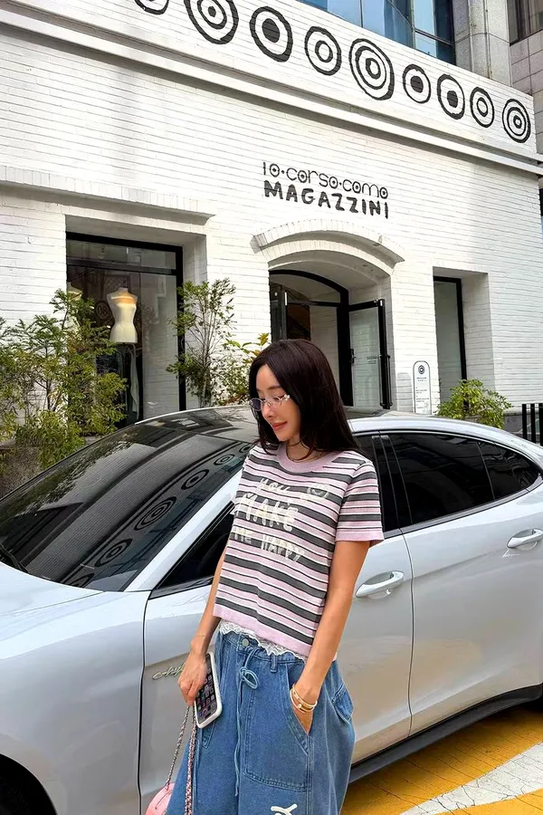 Fashionable Striped Women's T-Shirt - Comfortable and Versatile for Summer