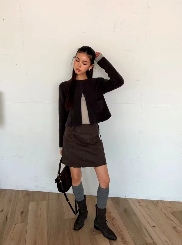 Stylish and Minimalist Women's Short Skirt - Elegant and Chic