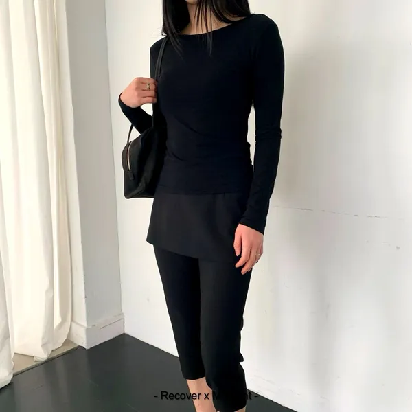 Stylish and Minimalist Black Women's Top - Comfortable and Versatile
