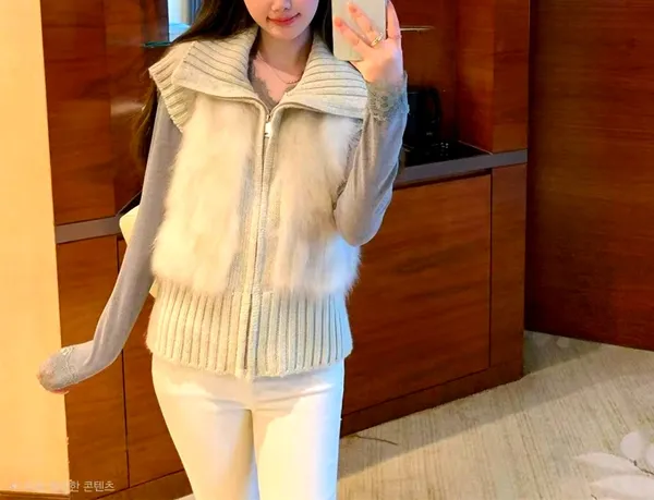 Stylish Women's Vest Jacket with Elegant Plush Design