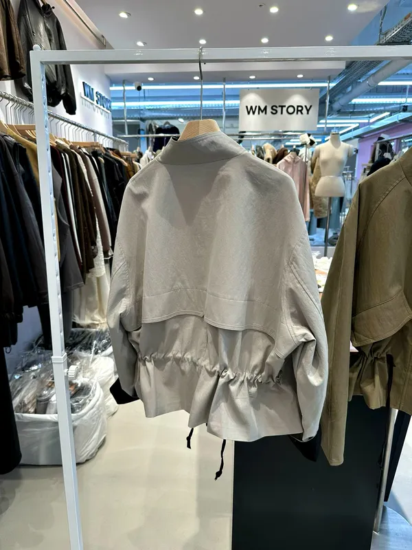 Stylish Casual Women's Jacket - Lightweight and Comfortable for Spring and Autumn