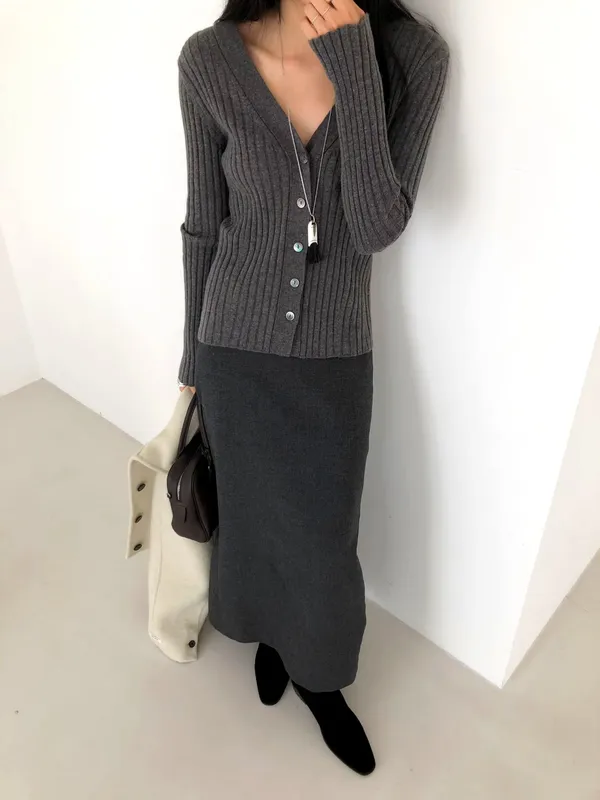 Elegant Slim-Fit Knitted Dress to Showcase Your Charming Curves