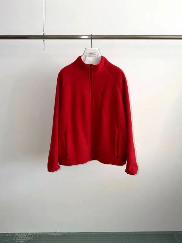 Stylish Red Zip-Up Jacket, Warm and Comfortable for Fall and Winter