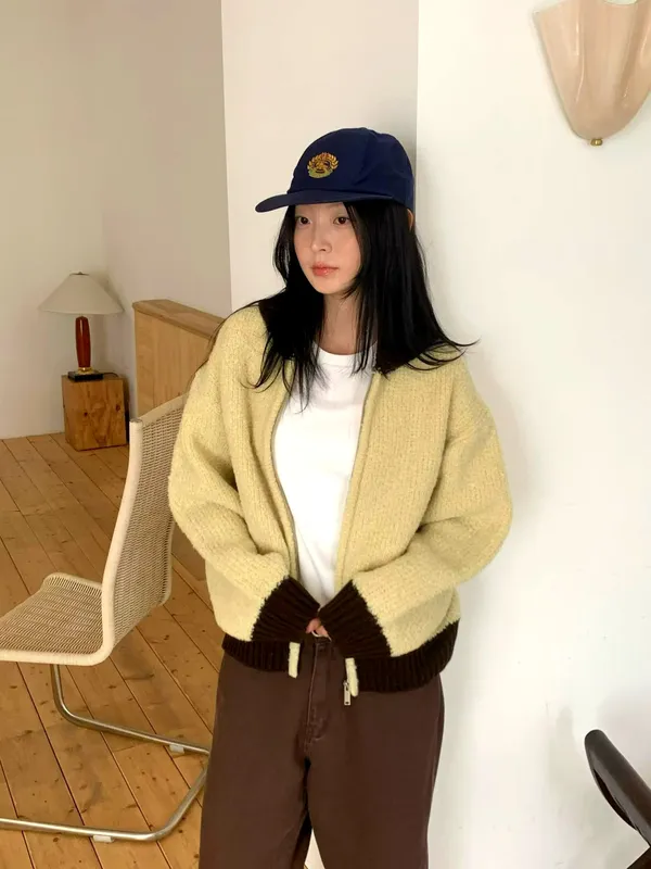 スタイリッシュで暖かい女性用ジャケット、快適なルーズフィットデザイン