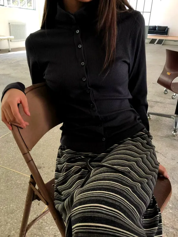Elegant and Versatile Slim-Fit Long Sleeve T-Shirt