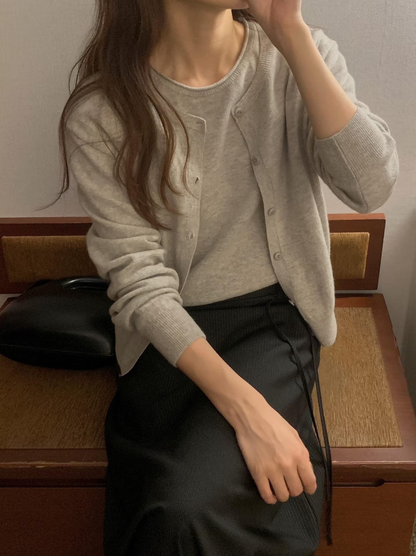 ๋ฏธ๋๋ฉ๋ฆฌ์คํธ ํธ์ํ ์ฌ์ฑ ์นด๋๊ฑด, ์ฐ์ํ๊ณ ํจ์
๋๋ธ