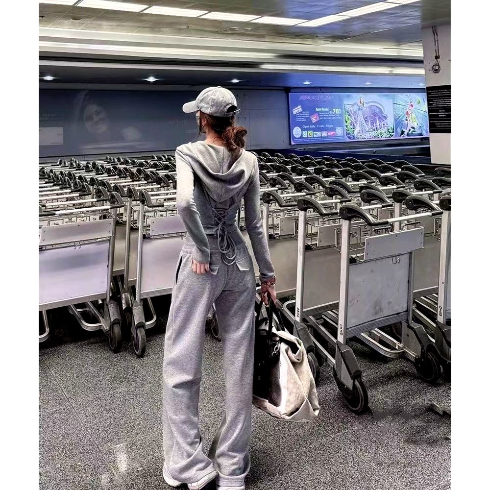 스타일리시한 캐주얼 그레이 점프수트 - 편안함과 다재다능함의 만남 신제품 출시