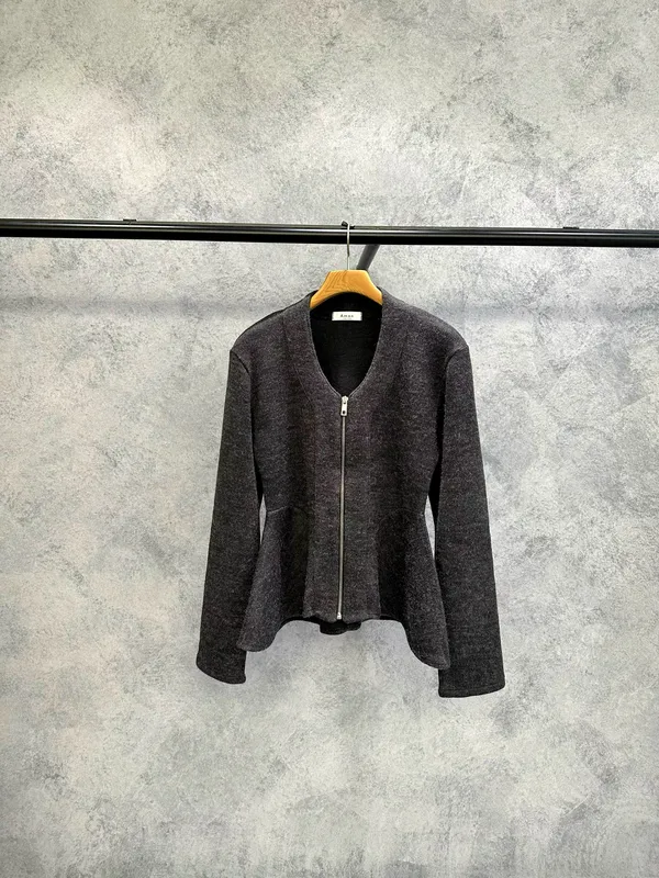 Stylish Minimalist Zipper Jacket, Elegant and Chic