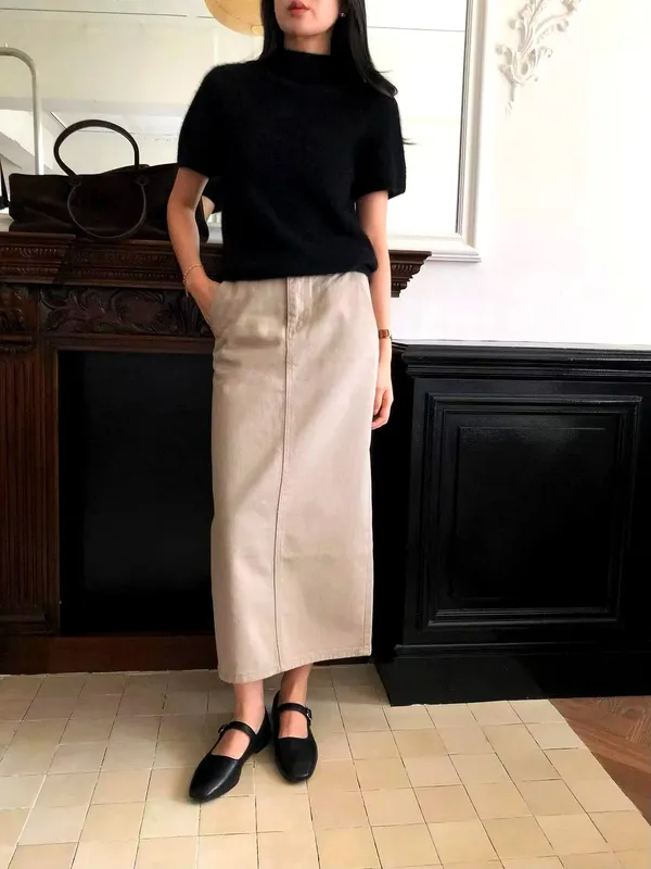 Stylish Minimalist Black Sweater, Elegantly Versatile