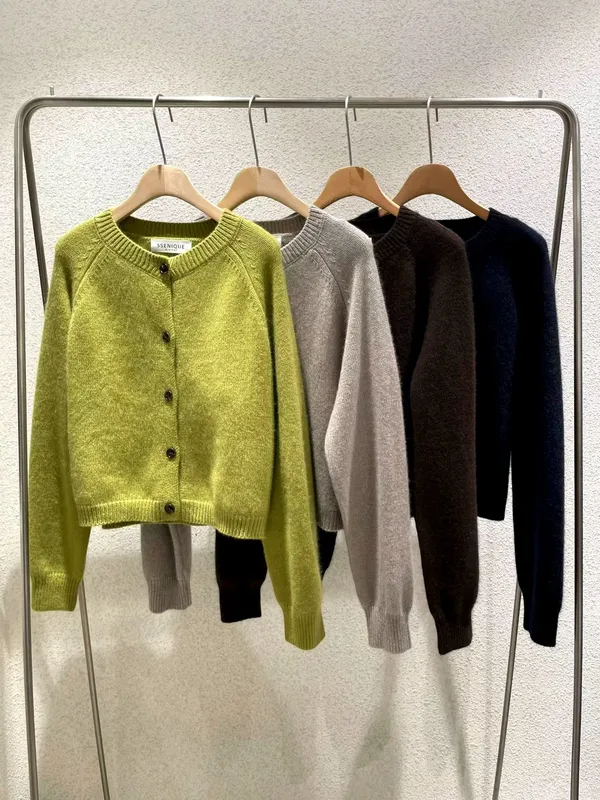Stylish Women's Cardigan - Soft and Comfortable, Perfect for Any Outfit