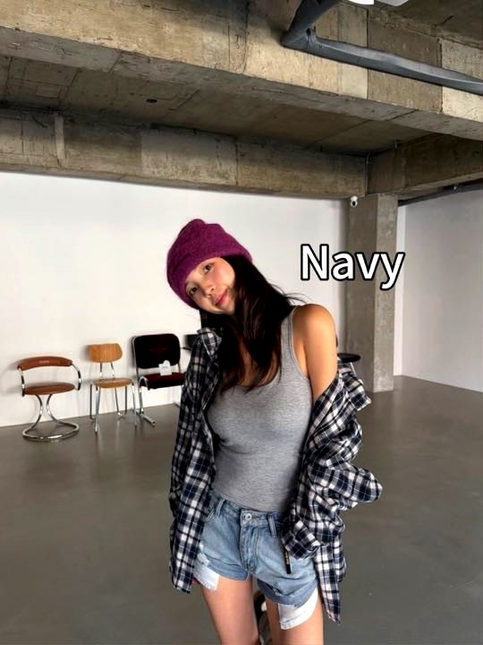 스타일리시한 캐주얼 여성 셔츠, 다재다능한 체크 디자인