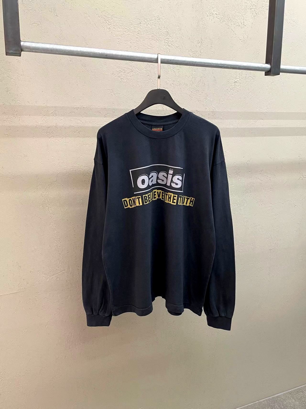 Oasis 레터 프린트 긴팔 남성 상의