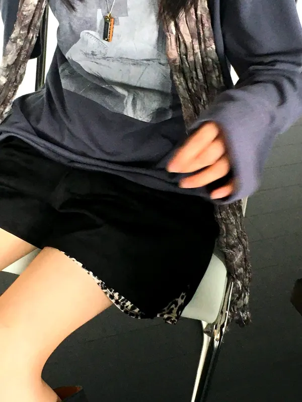 Fashionable Casual Women's Shorts, Comfortable and Versatile