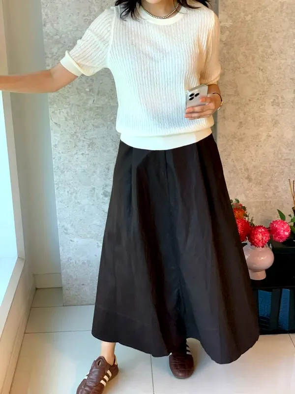 Elegant Long Skirt to Showcase Your Feminine Charm