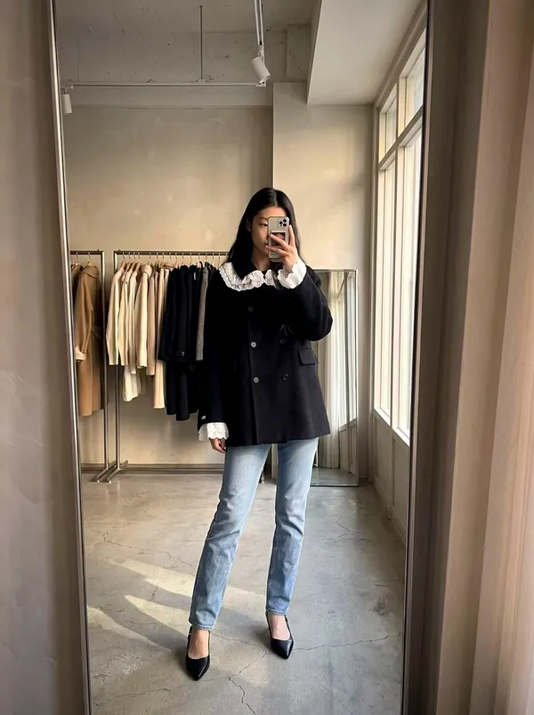 Elegant Women's Jacket with Classic Black Design