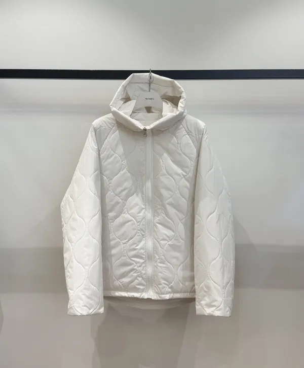 Stylish and Warm Women's Jacket