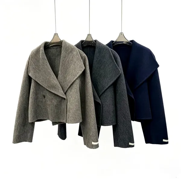 Stylish and Elegant Women's Coat, Warm and Comfortable, Perfect Match