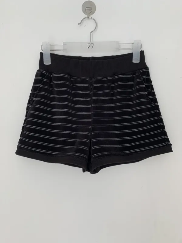 Stylish Striped Casual Shorts - Comfort and Versatility