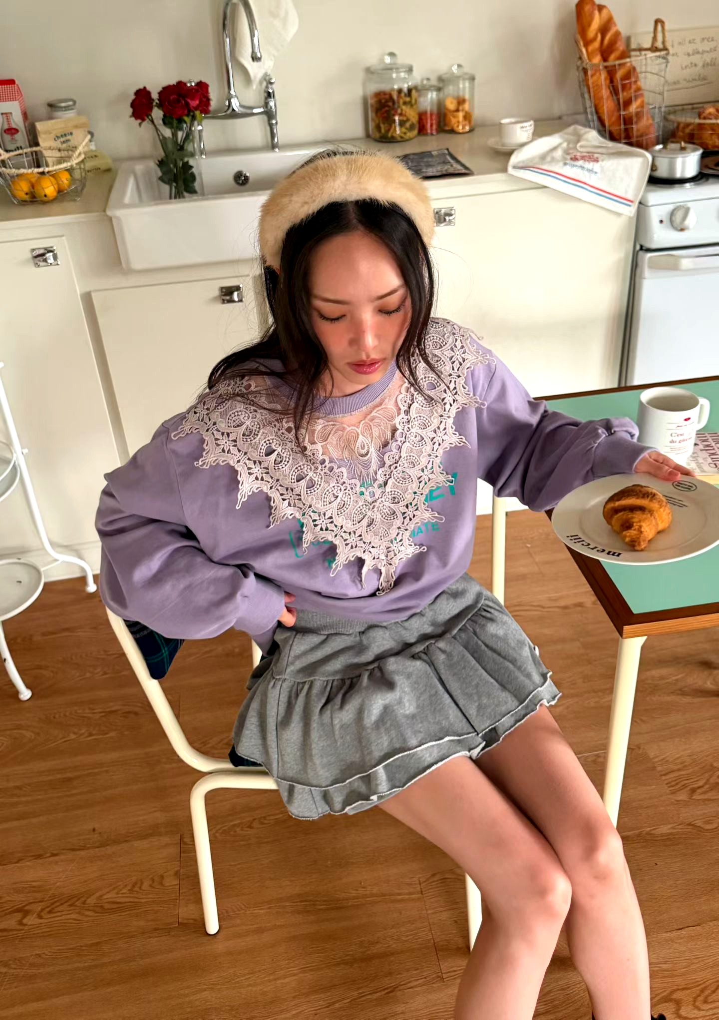 우아한 레이스 장식 여성 탑 - 편안한 캐주얼 스타일