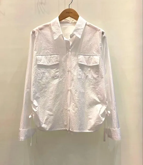 Elegant and Versatile Women's Shirt in Minimalist Style