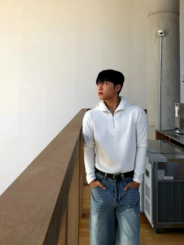 Stylish and Comfortable Men's Top for Casual Wear