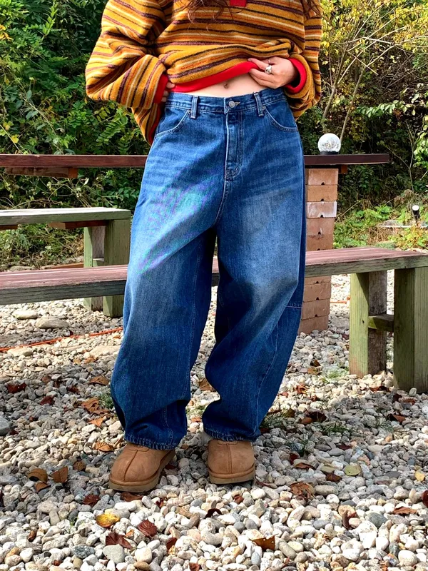 Loose Fit High-Waisted Jeans, Fashionable and Versatile