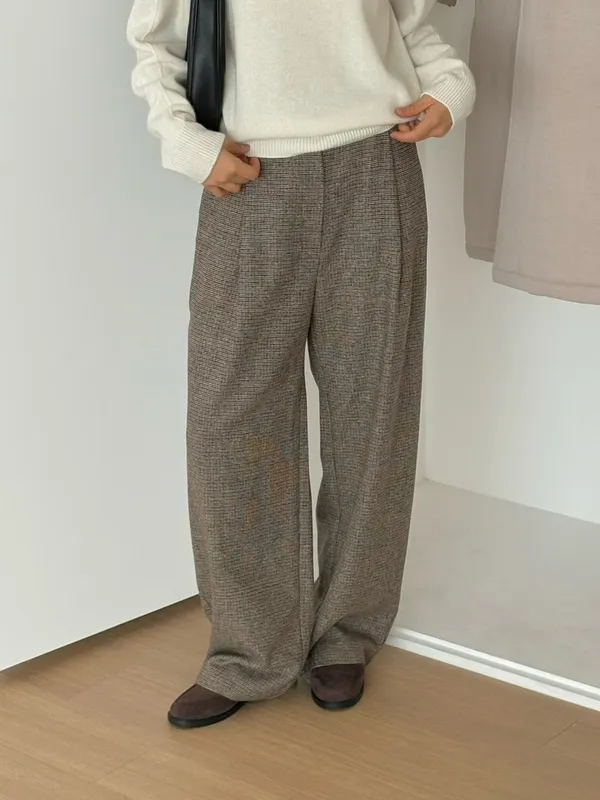 Trendy Loose Plaid Women's Pants - Comfortable and Versatile