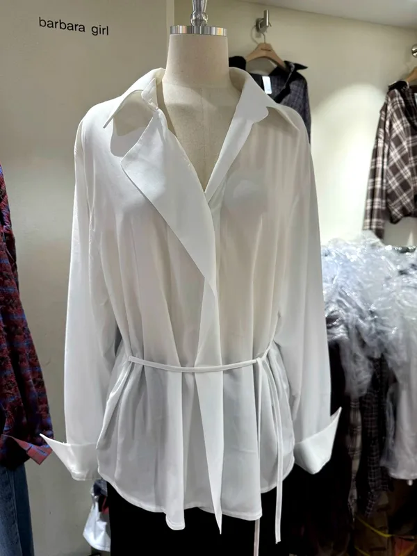 Lightweight and Breathable White Shirt - Elegant and Fashionable New Arrival