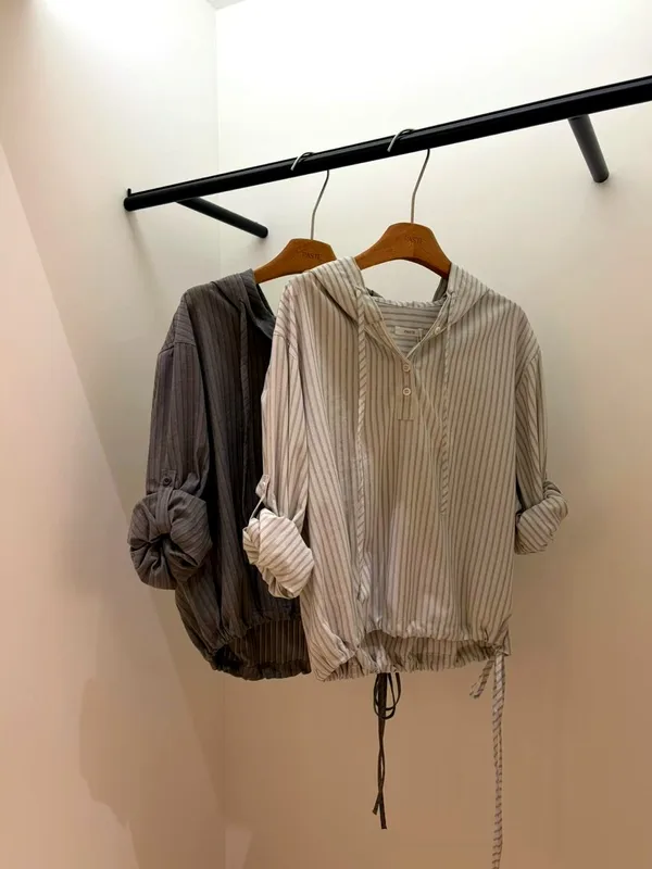 Fashionable Striped Women's Top - Casual Comfort for Any Occasion