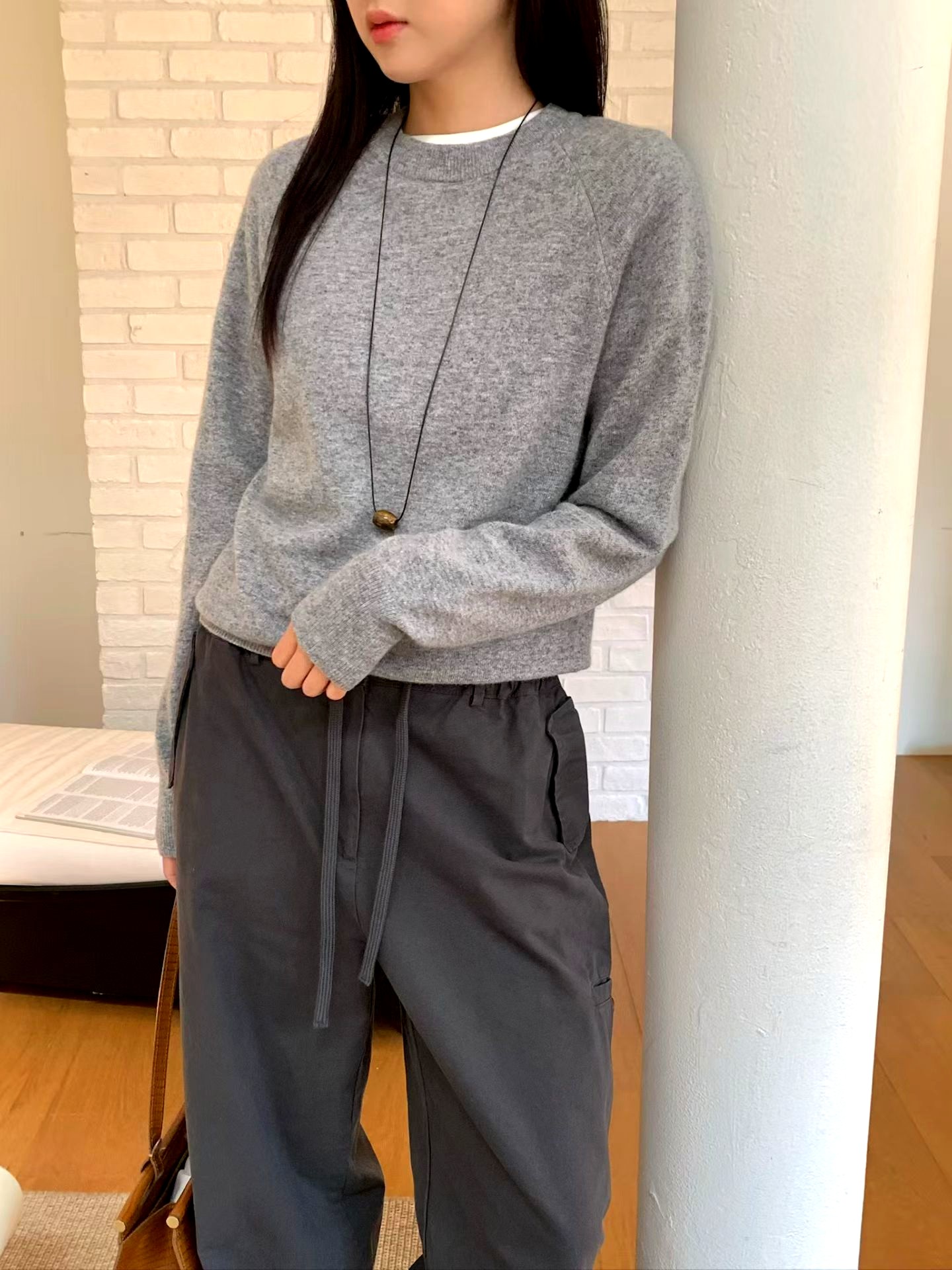 미니멀리스트 그레이 여성 탑, 편안하고 다재다능한