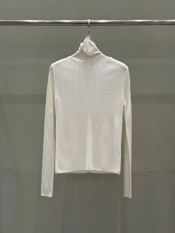 Versatile Long Sleeve T-Shirt for Women - Comfortable and Breathable