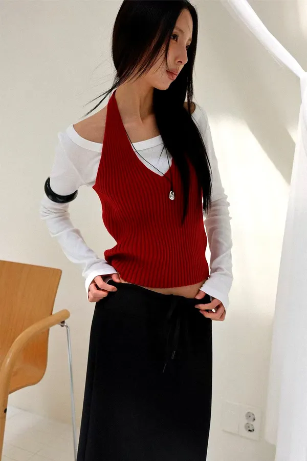 Fashionable Red Knitted Vest for Women