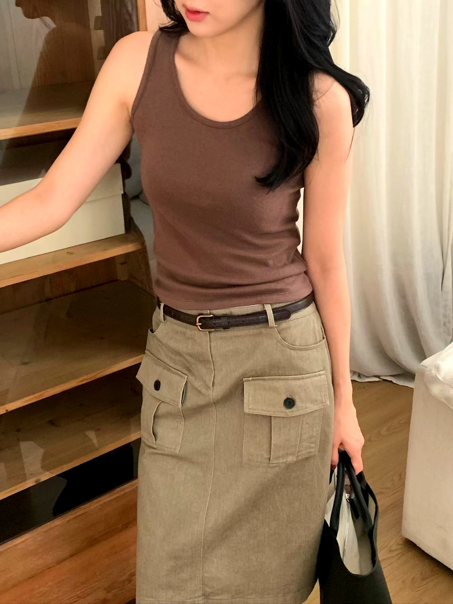 심플하고 스타일리시한 여성용 민소매 탑, 편안한 면 소재 디자인
