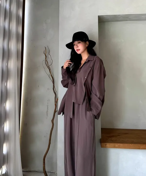 Elegant and Minimalist Shirt, Effortlessly Matches Various Styles