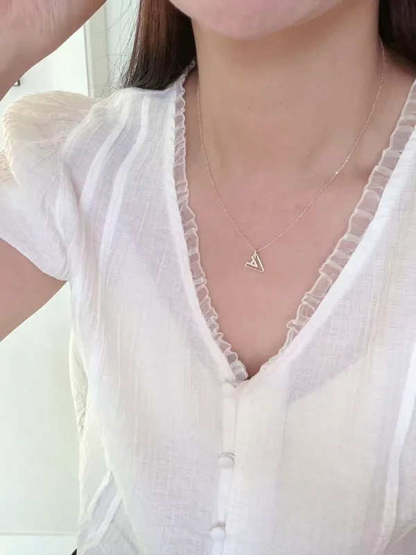 Minimalist Stylish V-Shaped Necklace, A Must-Have for Elegant Charm