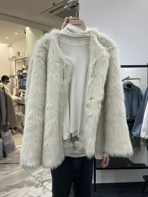 Stylish Plush Coat - Warm and Comfortable