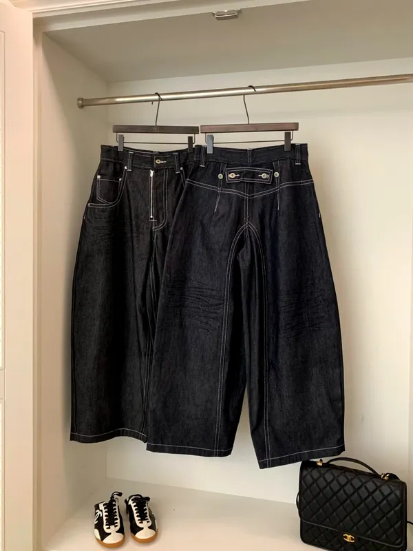 Stylish High-Waisted Loose Jeans to Showcase Your Unique Charm