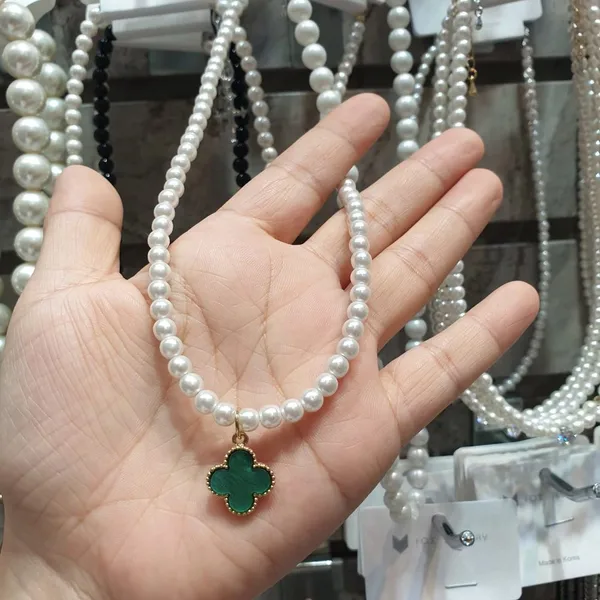 Classic Pearl Necklace with Green Agate Pendant