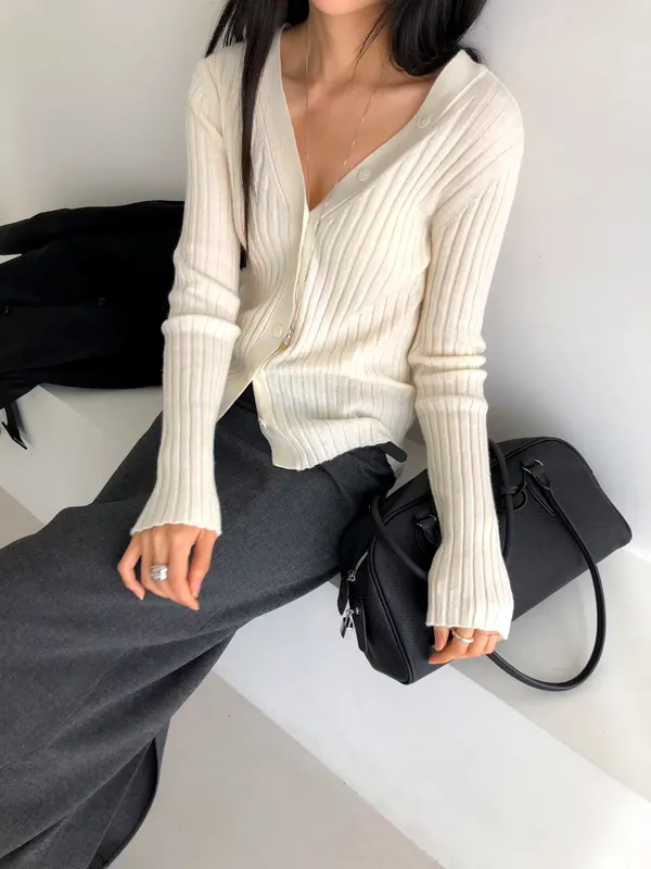 Minimalist Versatile Cardigan, Soft and Comfortable for Everyday Wear