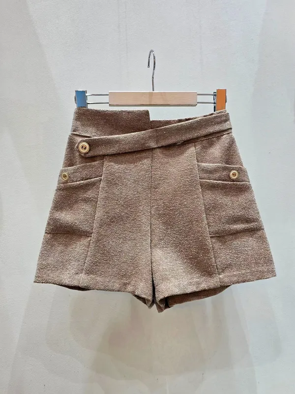 Stylish and Minimalist Women's Shorts - Comfortable and Versatile