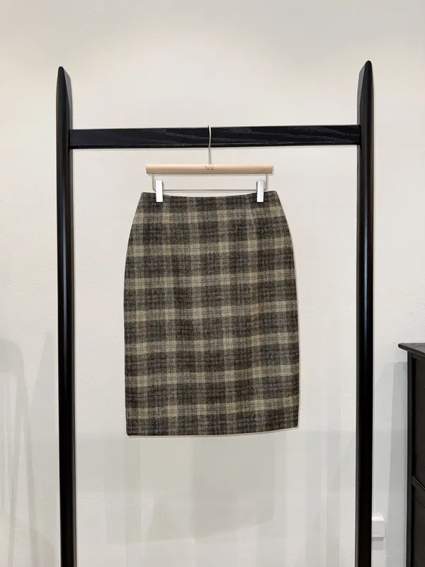 Vintage Plaid High-Waisted Skirt - Elegance Redefined