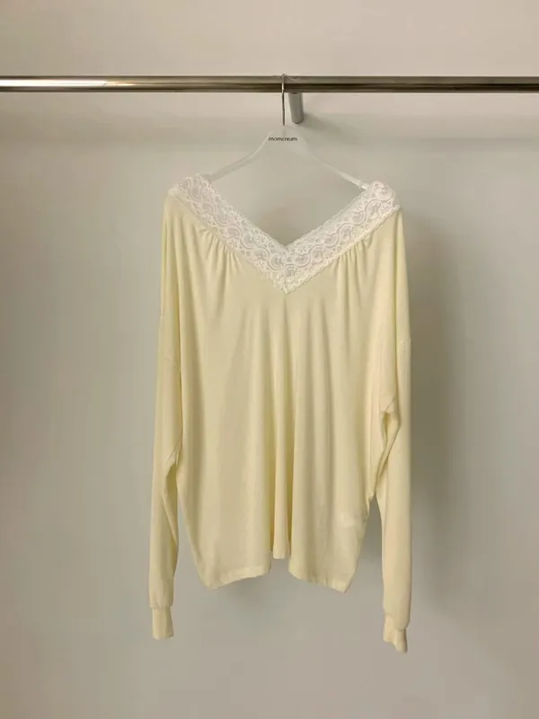 Elegant Lace Collar Women's T-Shirt - Lightweight and Comfortable
