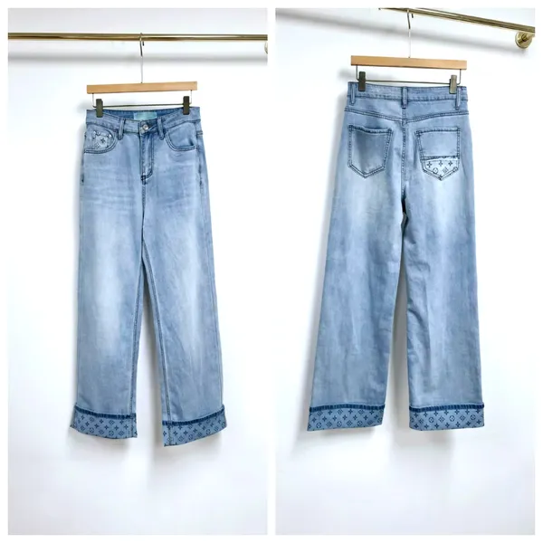 Fashionable Embroidered Jeans - Comfortable and Versatile