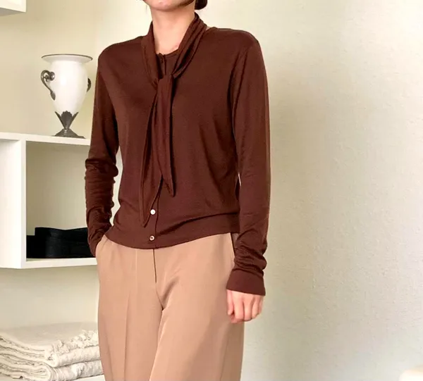 Stylish and Elegant Women's T-Shirt with Bow Design